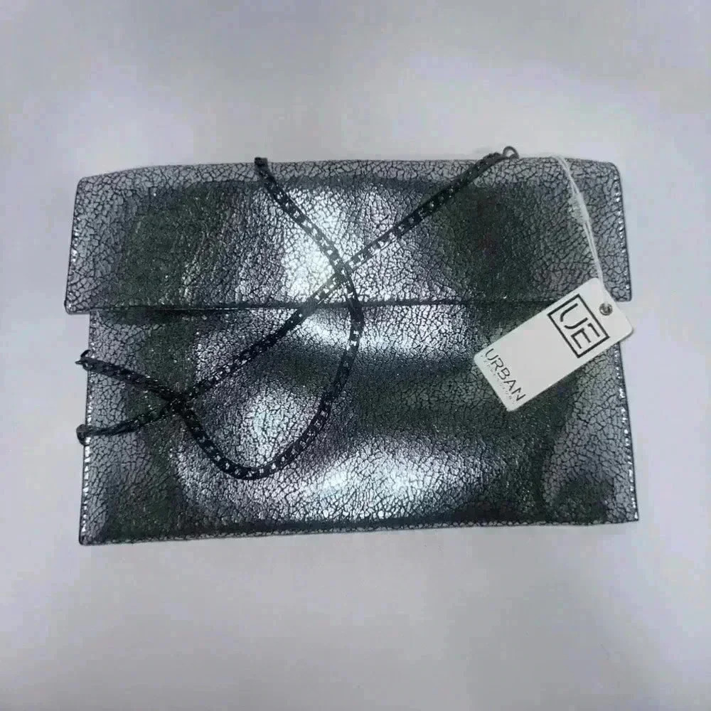 NWT!!! Urban Expressions Clutch/Crossbody/ Silver & Metallic!! - Picture 2 of 10